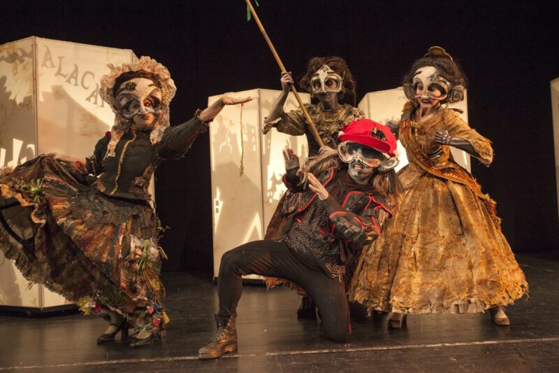 La Sala L'Horta presenta "La fallera calavera"