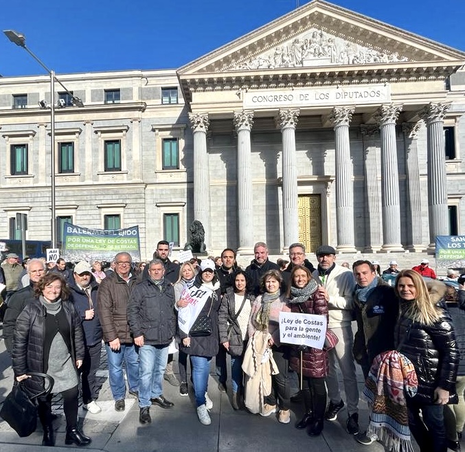 El PP de Castellón alza la voz en Madrid por la protección del litoral y protesta ante una Ley de Costas “destructora e injusta”