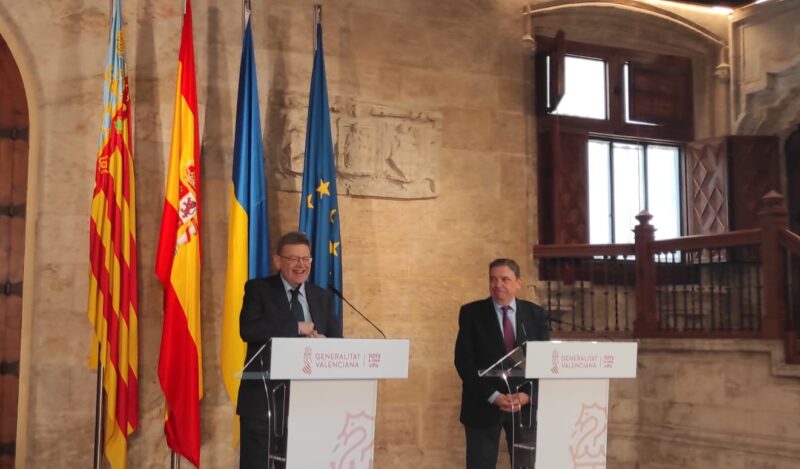 El Ministro Planas se esconde en Valencia