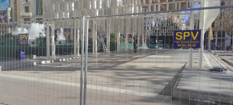El Ajuntament de Valencia valla el edificio ilegal de la Capitalidad del Diseño