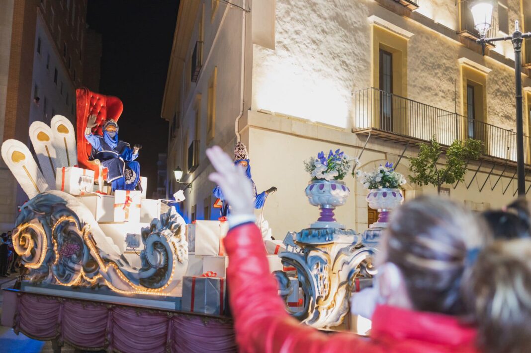 La Cabalgata de Reyes de Cullera partirá de San Antonio y recorrerá La Bega, el puerto y el centro de la localidad