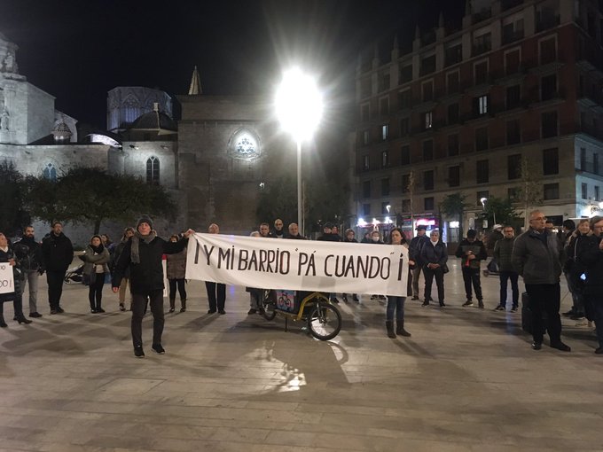 Orriols traslada su concentración vecinal al centro de Valencia y recuerda a los políticos sus promesas