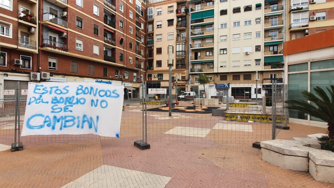 Los vecinos de Polo de Bernabé exigen a Ribó y Gómez se les escuche en la remodelación de la plaza