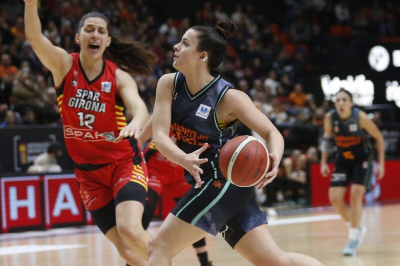 Gran triunfo en la Fonteta del Valencia Basket Femenino para arrebatar el liderato a Spar Girona