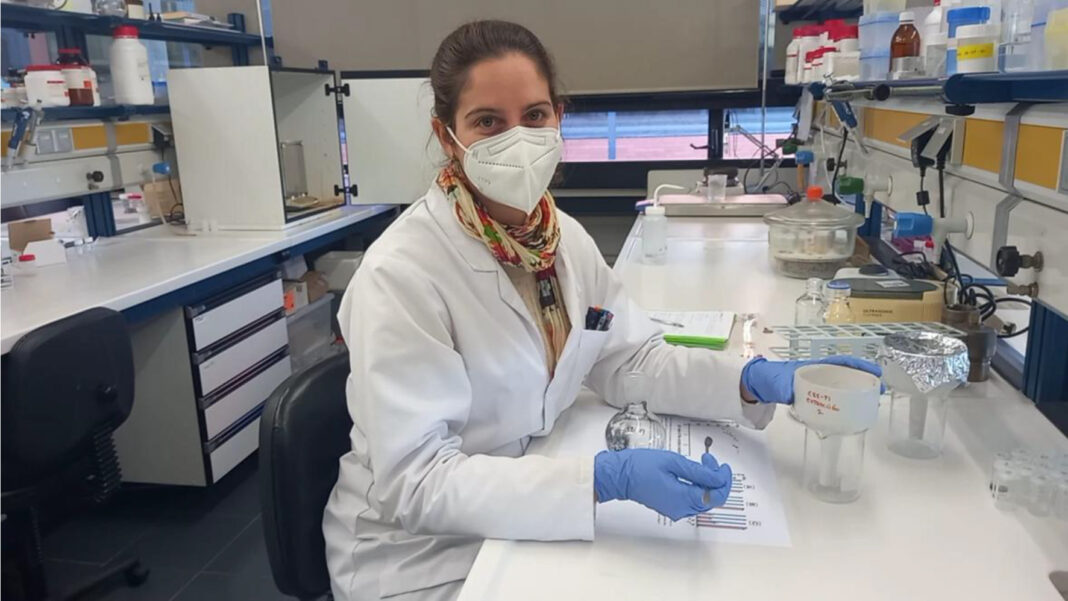 La Universitat de Valencia y AVA-ASAJA investigan nanomateriales con aceites esenciales para combatir plagas