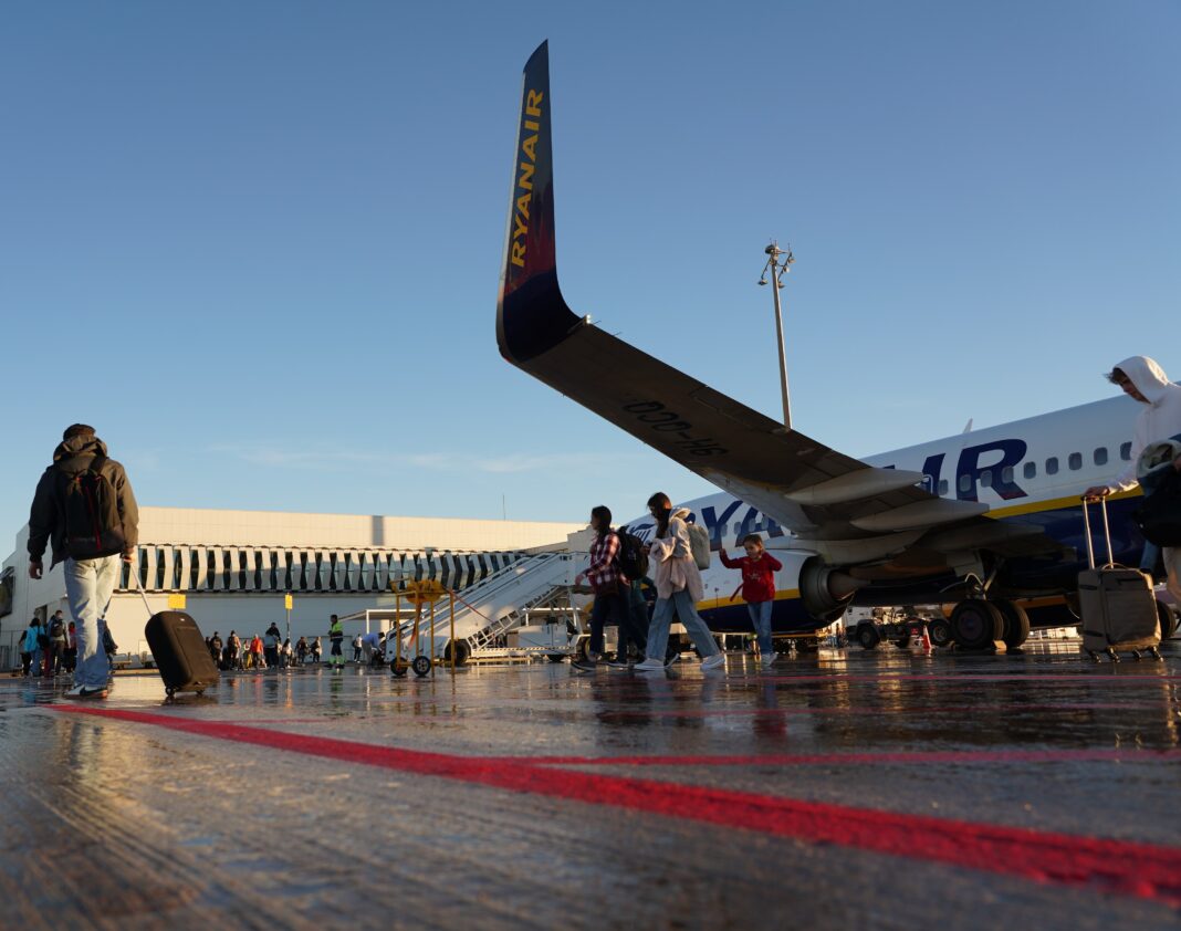 El Aeropuerto de Castellón suma este martes una nueva conexión con el estreno de la ruta de Oporto