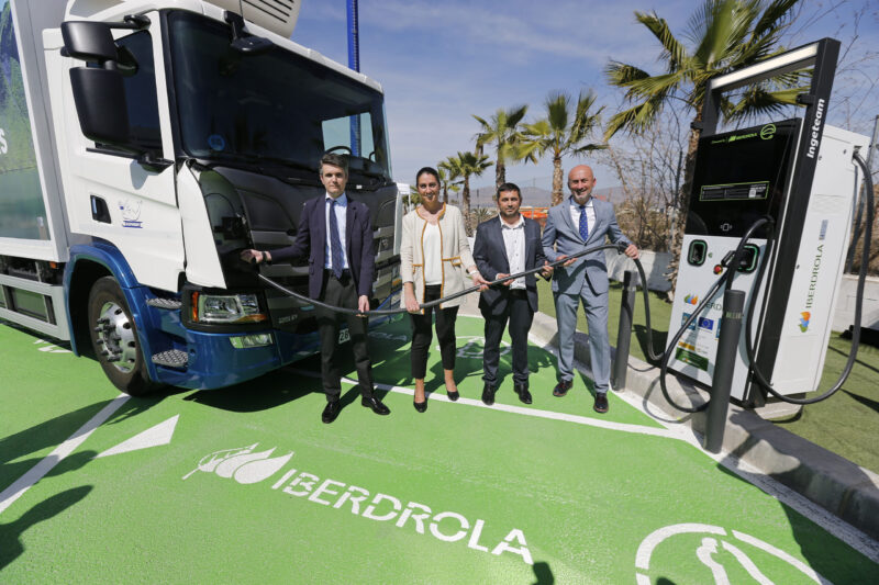 Iberdrola y Disfrimur ponen en marcha el primer corredor mediterráneo para el transporte pesado por carretera sin emisiones