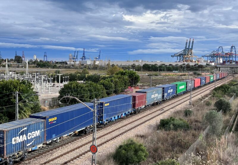 Puerto de Valencia: más trenes, más largos, más mercancías y más contenedores