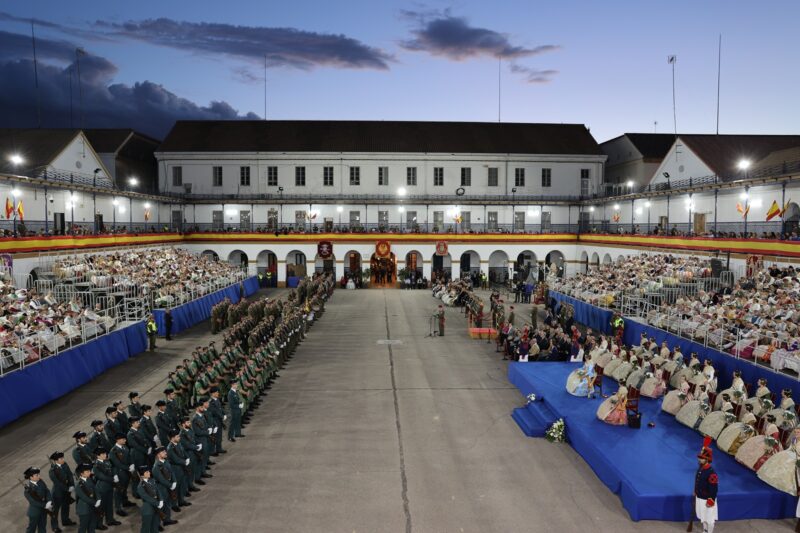  XXXIV Edición de la Falla de las Fuerzas Armadas y Guardia Civil: Homenaje al pueblo valenciano.