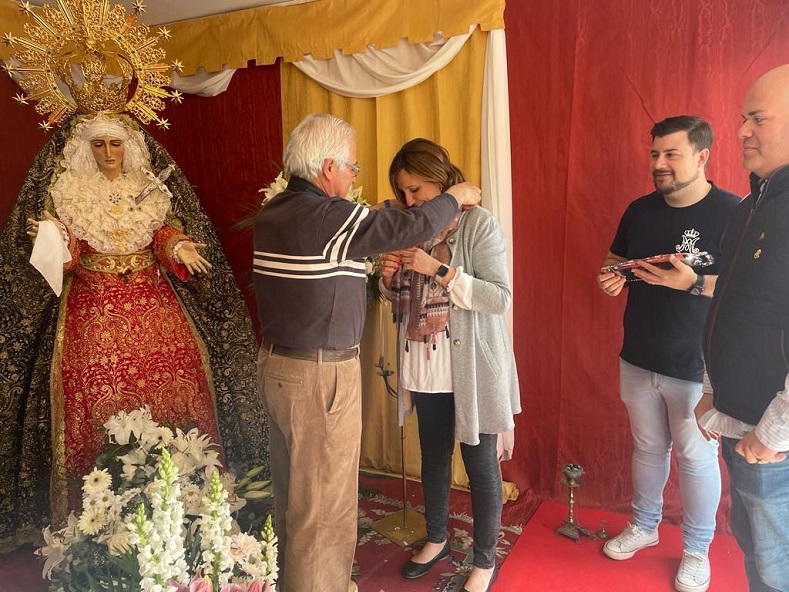 María José Catalá, Cofrade de los Granaderos de la Virgen de los Dolores Coronada