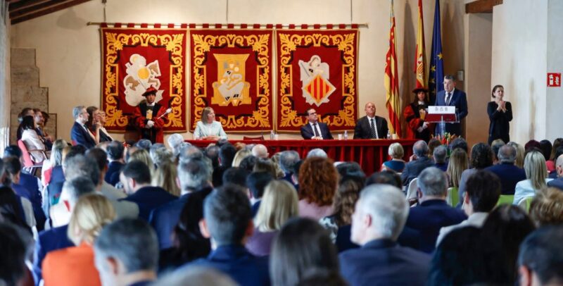 Un atre 25 d’abril en un autogovern de boqueta en uns politics que no es creuen lo que diuen i manco defenen lo propi