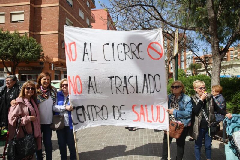 María José Catalá apoya a los vecinos de La Fuensanta en su rechazo al traslado del centro de salud y su conversión en archivo