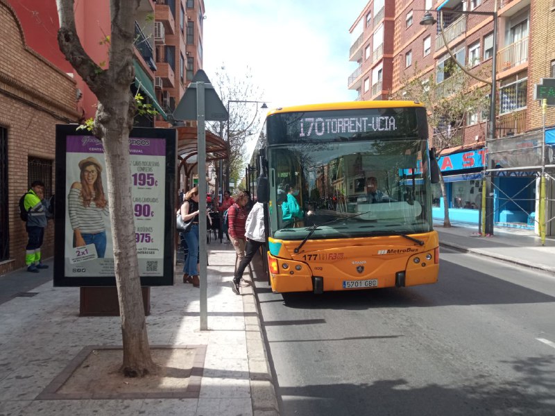 Chirivella exige a la Generalitat Valenciana se refuercen las líneas de bus de inmediato ante el hacinamiento de los usuarios