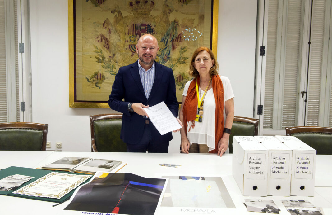 Diputacio de Valencia recibe la donación del archivo personal del pintor Joaquín Michavila