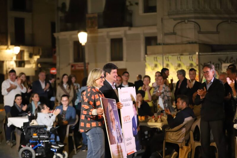 Ciudadanos apela a los votantes con su "libres y decisivos" intentando no quedar fuera de obtener representación política