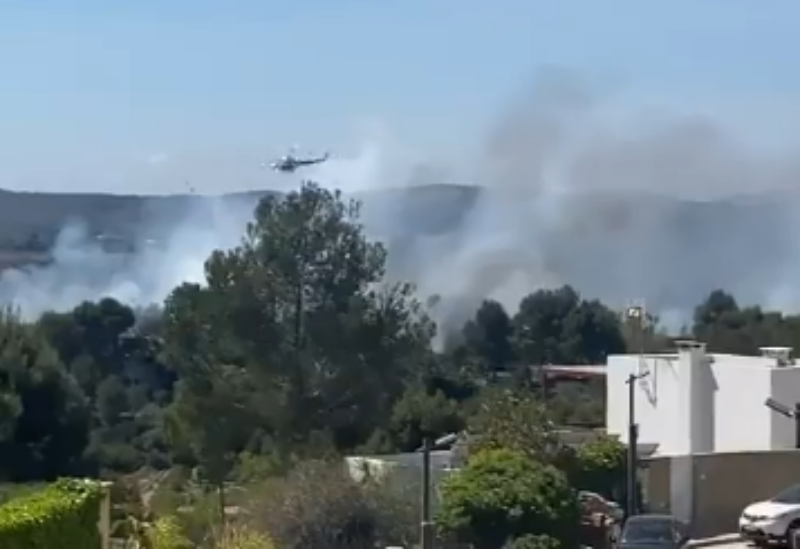 Dos incendios forestales declarados esta mañana mantienen en vilo a emergencias de la Generalitat Valenciana