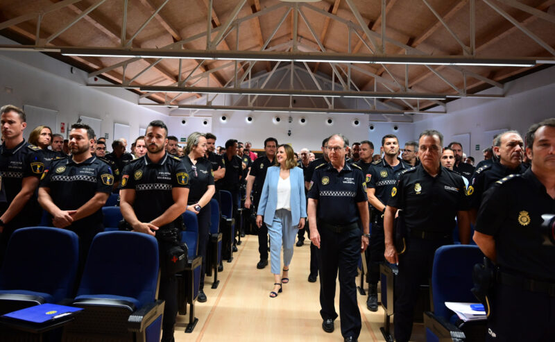 María José Catalá dotará de medios materiales y de personal a la Policía Local “de forma urgente”