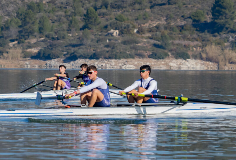 El Autonómico de Remo Olímpico se celebra en el embalse de Beniarrés