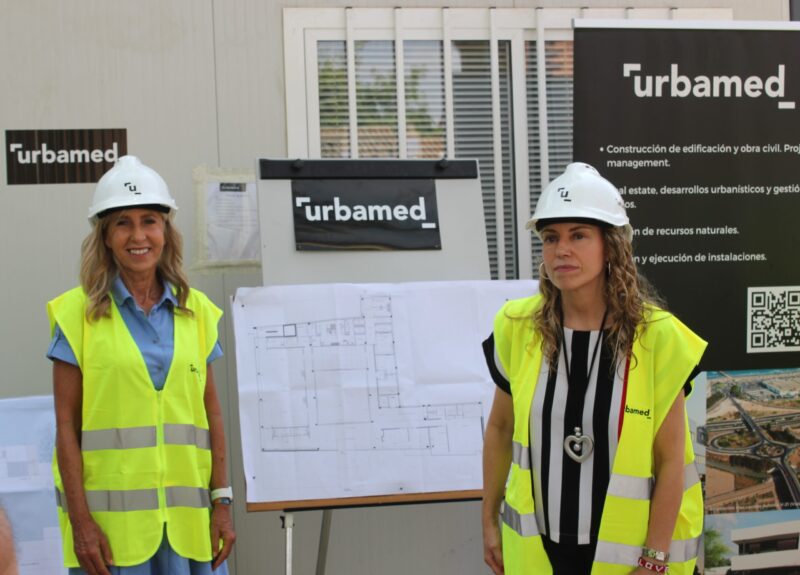 Julia Climent y Marta Torrado visitan la obra del centro de día para personas mayores del Cabanyal