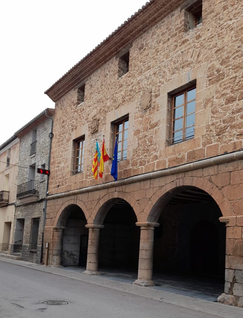 El Toro abraza la pasión de la lectura, la magia del teatro y el poder de la historia en la III Feria del Libro y la Cultura