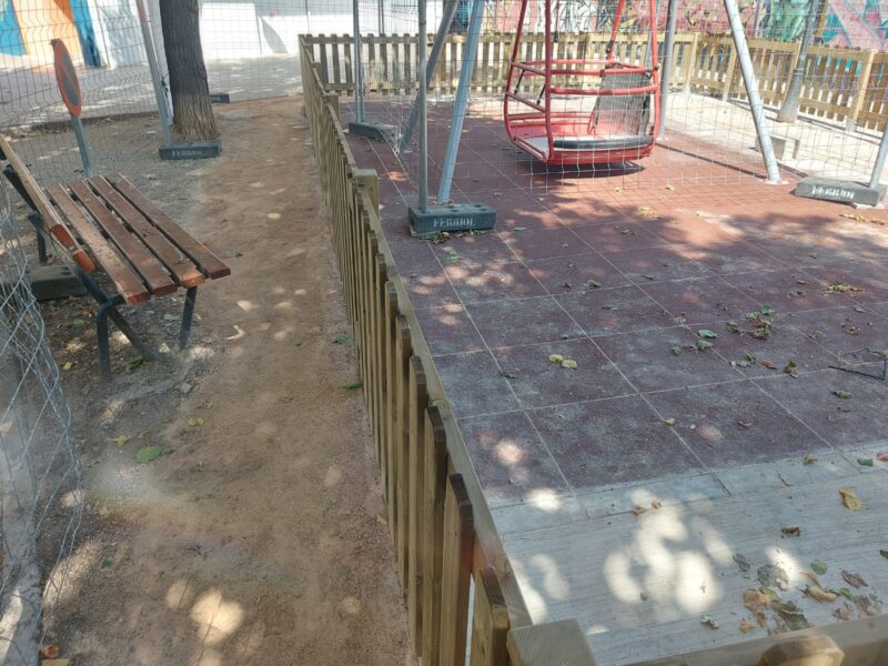 El Ayuntamiento de Valencia  reabre la zona de juegos infantiles de Padre Muedra, en Campanar
