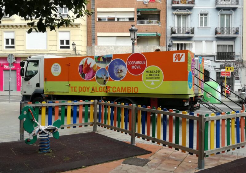 El Ayuntamiento de Valencia fomenta el reciclaje en verano a través de la red de ecoparques móviles