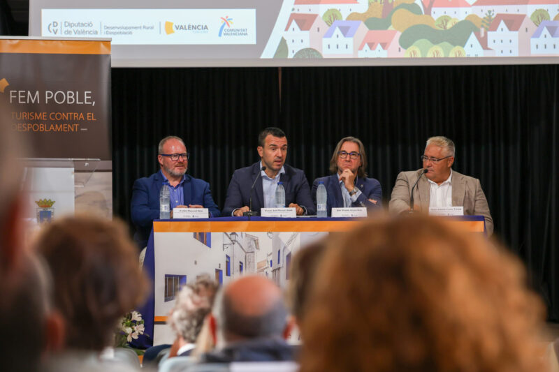 Vicent Mompó anuncia una nueva línea de ayudas para impulsar el turismo en municipios en riesgo de despoblación