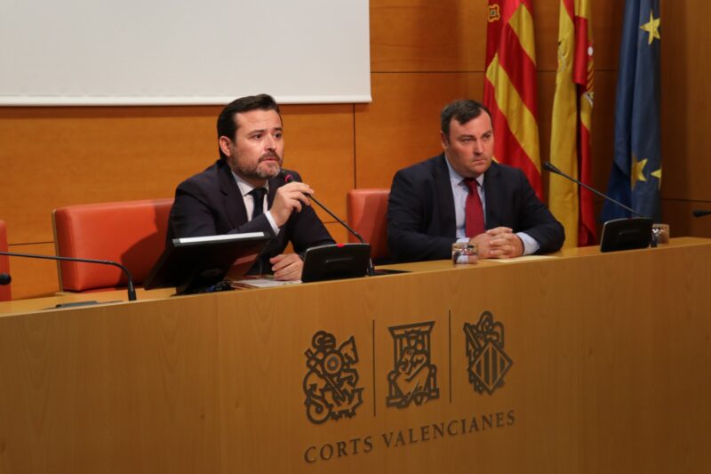 La Mesa de las Cortes aprueba un nuevo lema para las pancartas que condena la violencia contra las mujeres con el objeto de eliminar todo sesgo ideológico