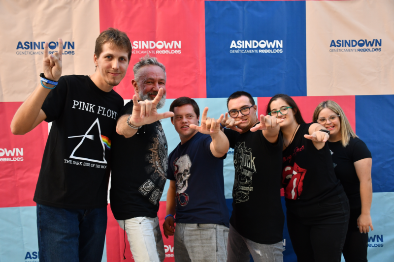 Inclusión, música y talento: Asindown triunfa en Burjassot en su II edición del festival “No te cambio por nadie”