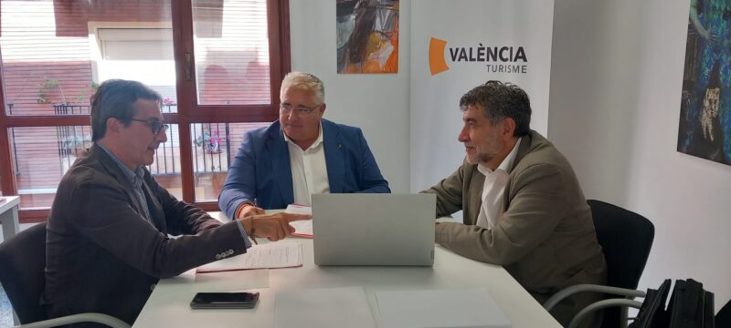 La Diputación impulsará el turismo relacionado con el patrimonio cultural y natural de la seda en la provincia