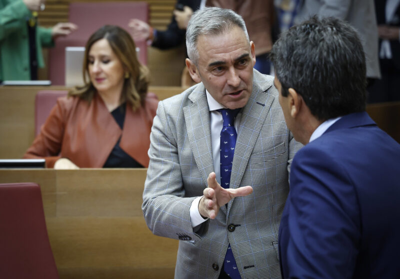 Barrachina “el Consell va a poner en marcha medidas para facilitar que las familias valencianas lleguen a final de mes”
