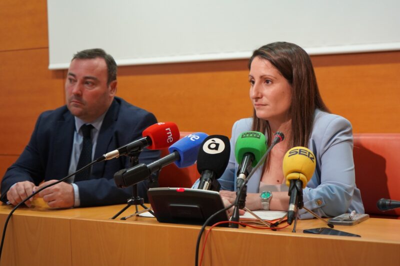 Ana Vega (VOX) : “Los presupuestos serán austeros por el despilfarro del gobierno anterior, pero no va a haber recortes en servicios básicos para los ciudadanos”