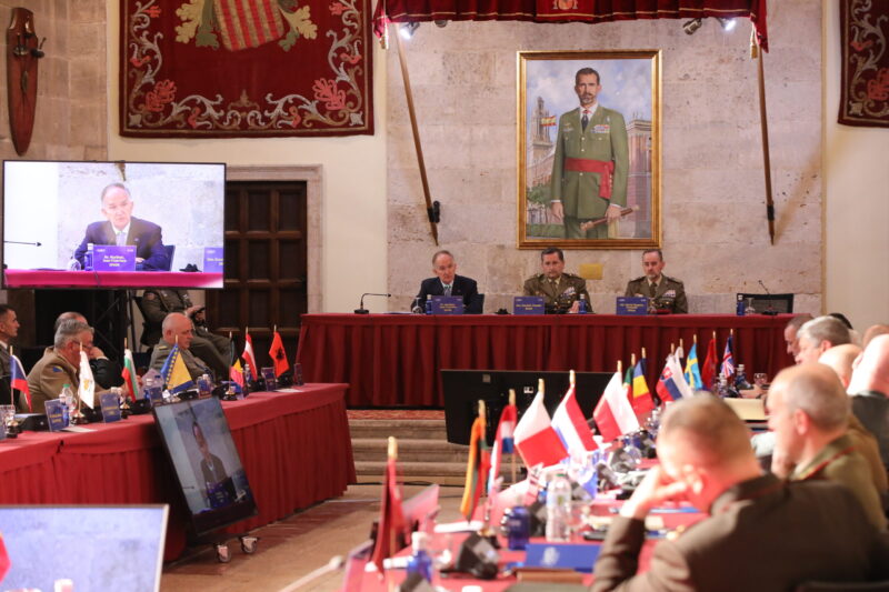 El general de ejército Amador Enseñat y Berea, Jefe de Estado Mayor del Ejército (JEME), clausura el IX Foro de Jefes de Estado Mayor de los Ejércitos de Tierra Europeos.