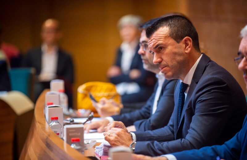 Vicent Mompó reafirma el compromiso de la Diputación de Valencia para erradicar la violencia contra las mujeres