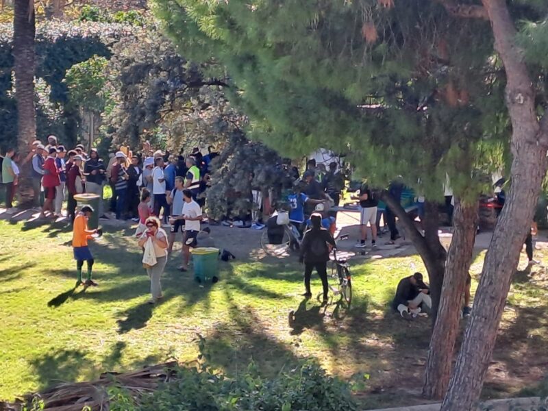 El Organismo Autónomo de Parques y Jardines asegura que “el impacto higiénico-sanitario del reparto solidario de alimentos es inasumible por el Jardín del Turia”