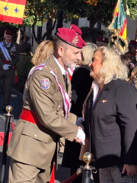 María José Ferrer San Segundo con el Tte. General D. Fernando García-Vaquero Pradal