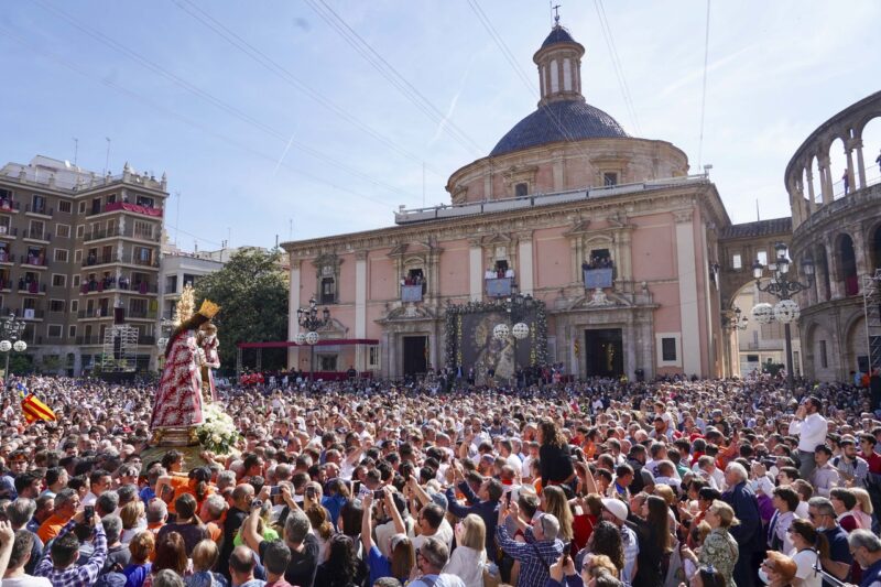 À Punt lleva el fervor del Traslado de la Geperudeta a toda la Comunidad Valenciana