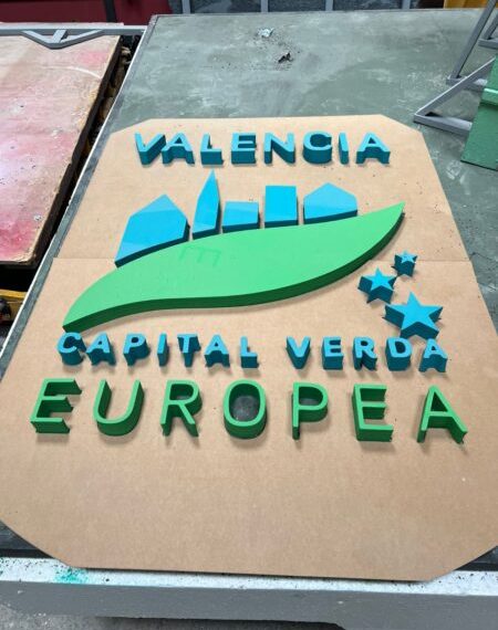 Valencia Capitalidad Verde Europea participa en la Batalla de Flores con una carroza
