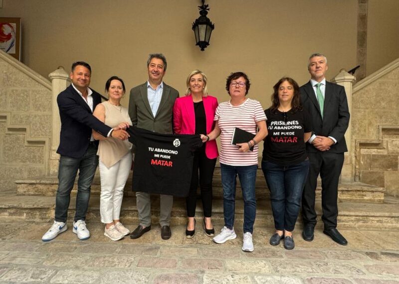 Barrera y Núñez denuncian el abandono que sufren los funcionarios de prisiones y se comprometen a apoyar sus reivindicaciones ante el Gobierno central