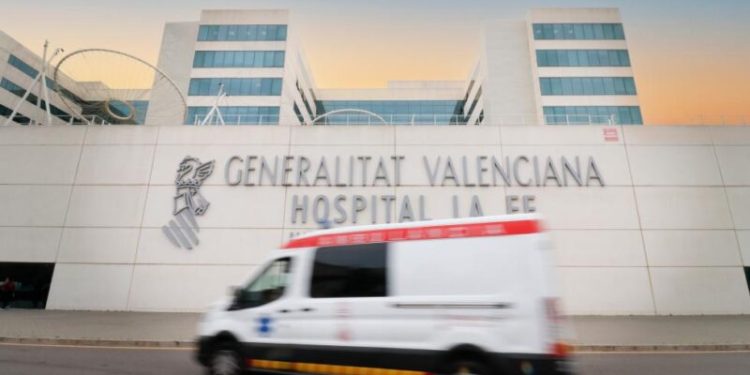 El Hospital La Fe ocupa el noveno puesto de los 25 hospitales de referencia en España según Forbes