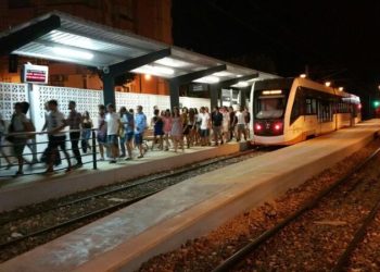 TRAM d’Alacant refuerza el TRAMnochador los días 26 y 27 para facilitar la movilidad por el Festival Low Cost de Benidorm
