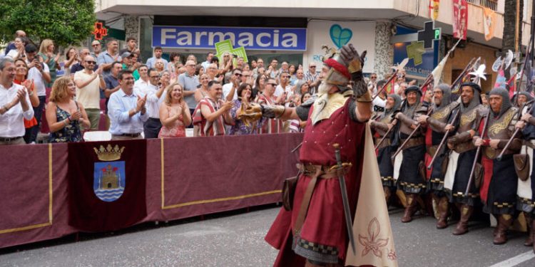 Mompó, Enguix y Mazzolari se vuelcan con las fiestas populares de los municipios en defensa de las tradiciones valencianas