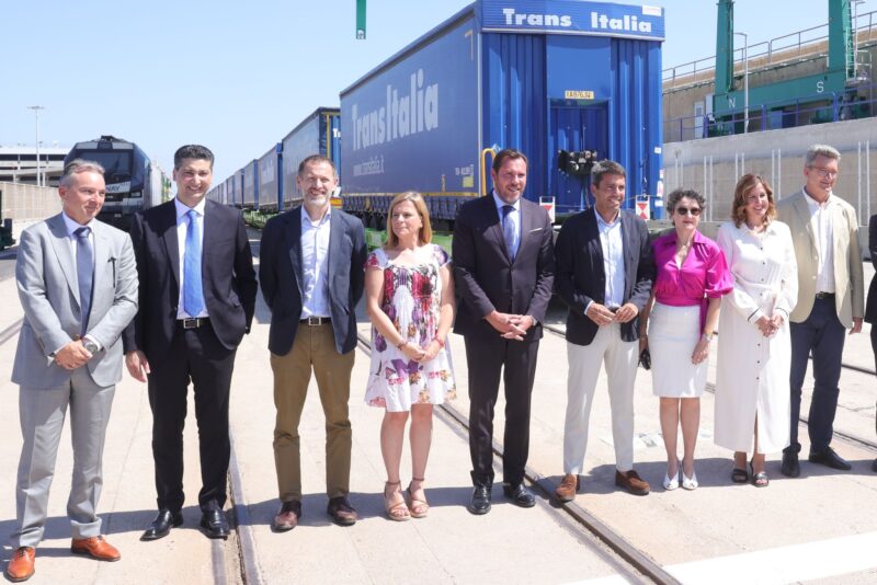 Carlos Mazón destaca que la Comunitat Valenciana vuelve a ser pionera en movilidad sostenible con la primera autopista marítimo-ferroviaria de España
