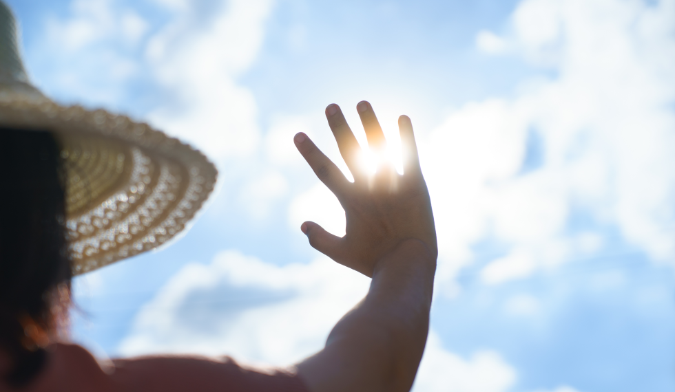 Cómo proteger la piel del sol ante las olas de calor extremo en España y la Comunitat Valenciana