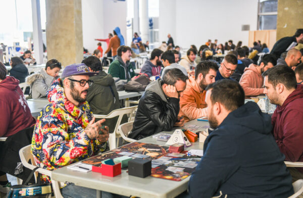 La Experiència Carnet Jove y el Salón del Cómic y del Manga de Valencia convierten OWN Valencia en la gran fiesta de los juegos de mesa