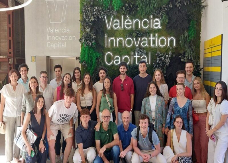 Amazon Web Services (AWS) y CEU UCH se unen en el III Summer Camp de Emprendimiento