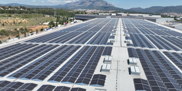 Mercadona inaugura su mayor planta fotovoltaica y alcanza los 100 mw de energía renovable en toda la cadena