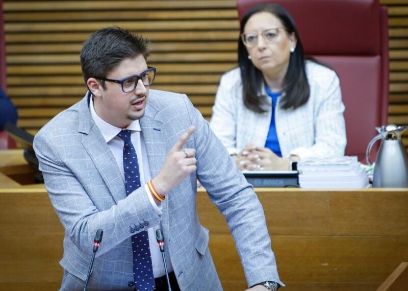 José Muñoz (VOX): “Instalar una planta fotovoltaica en San Miguel de Salinas supone eliminar más de 140 hectáreas de cultivo tradicional”