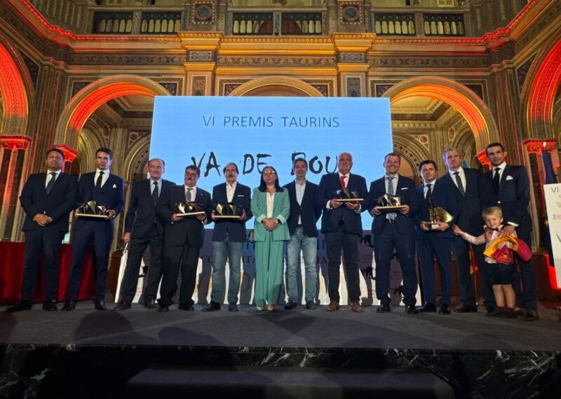 Barrera: “Los premios ‘Va de Bous’ es una muestra del compromiso con la defensa y promoción de la tauromaquia como parte de nuestra cultura popular”