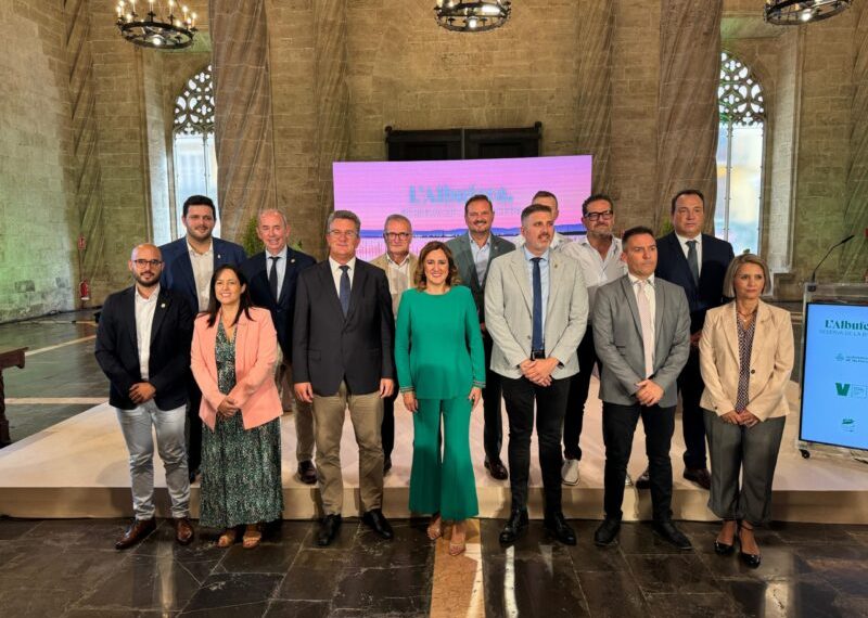 Martínez Mus destaca la necesidad de impulsar la declaración de L’Albufera como Reserva de la Biosfera “para garantizar el futuro de la laguna”